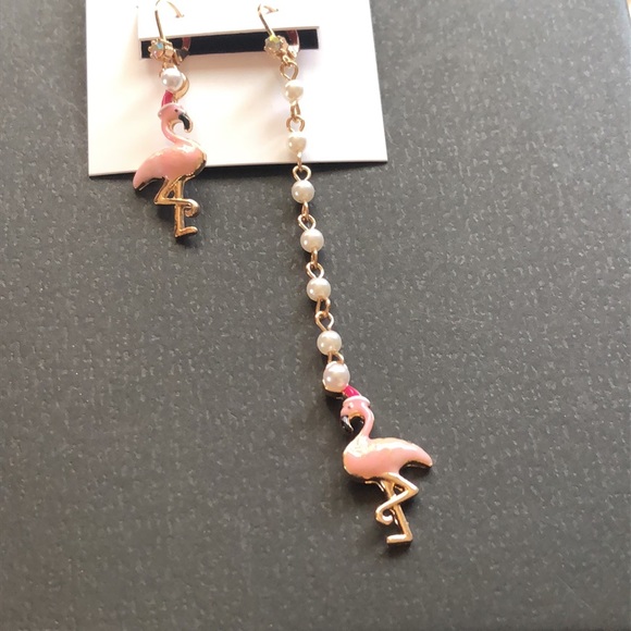 Betsey Johnson Gold Tone Holiday Whimsy Flamingo Santa Mismatch Drop Earrings - Picture 7 of 11